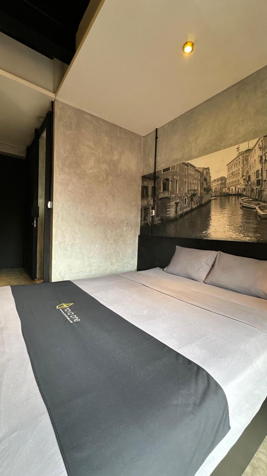 Nava One Hotell Semarang Exteriör bild