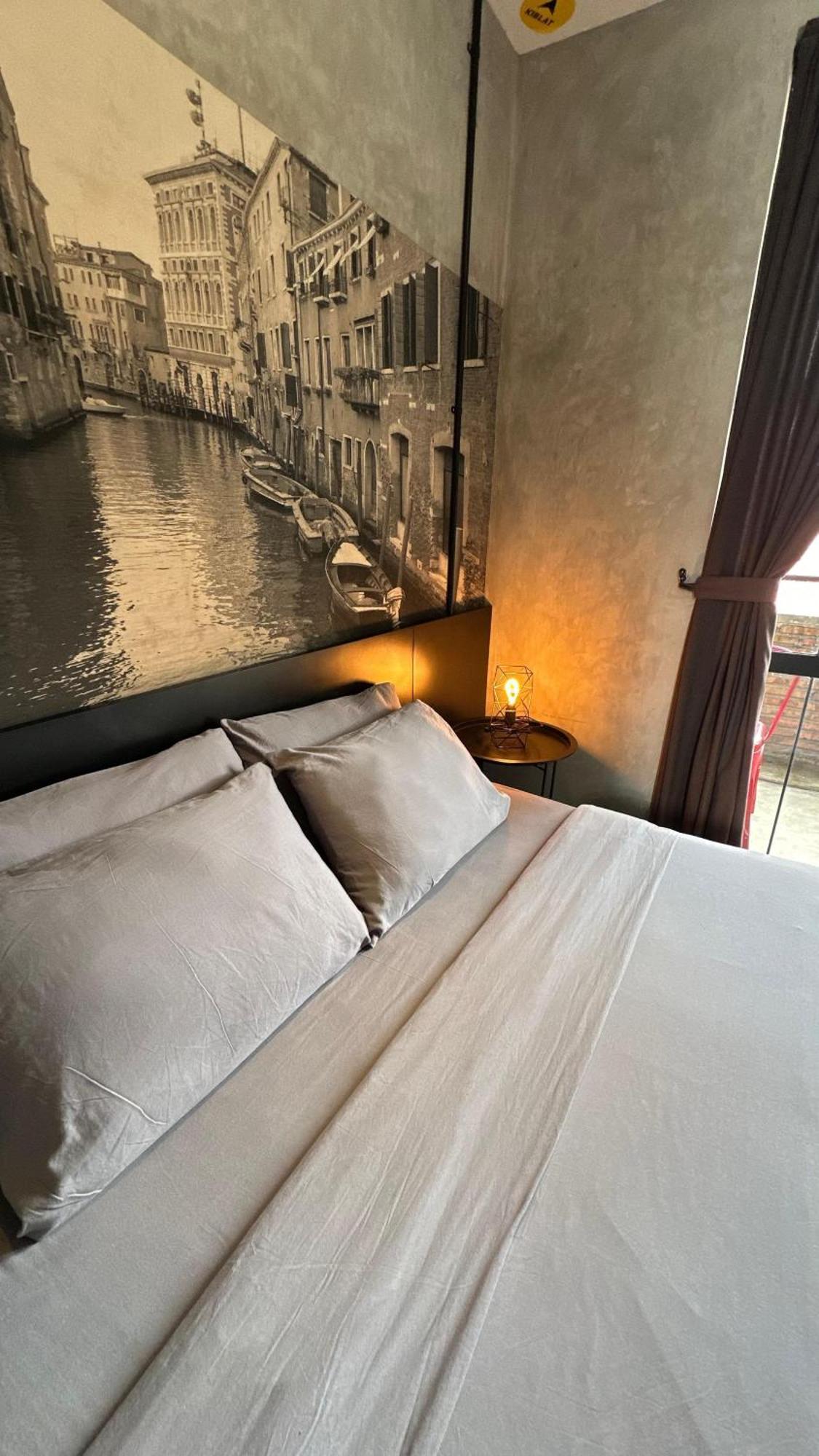 Nava One Hotell Semarang Exteriör bild